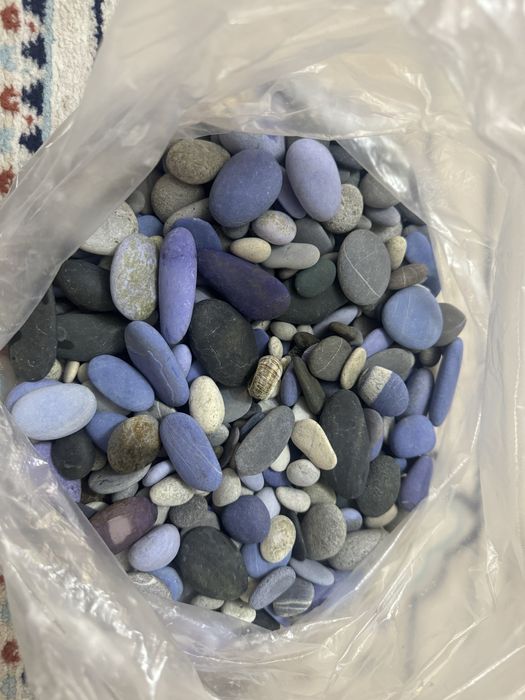 Камни для аквариума разного цвета