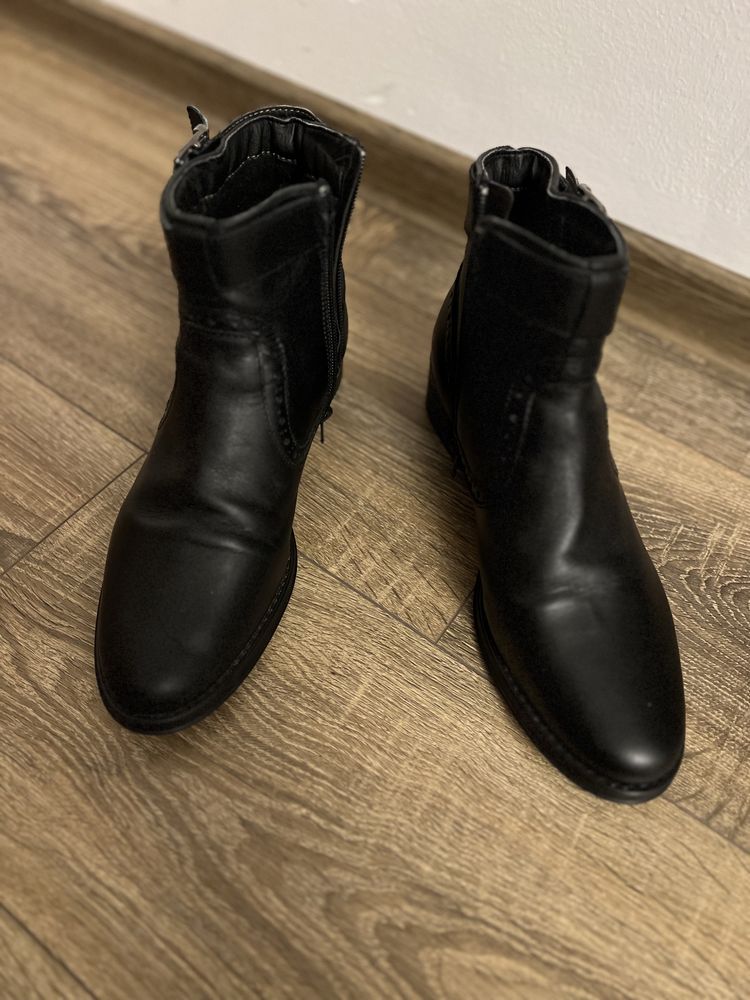 Ghete de piele nr 38 nu zara