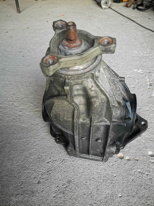Grup diferential spate Mercedes E Class W213 A2133504507 Raport 2.473