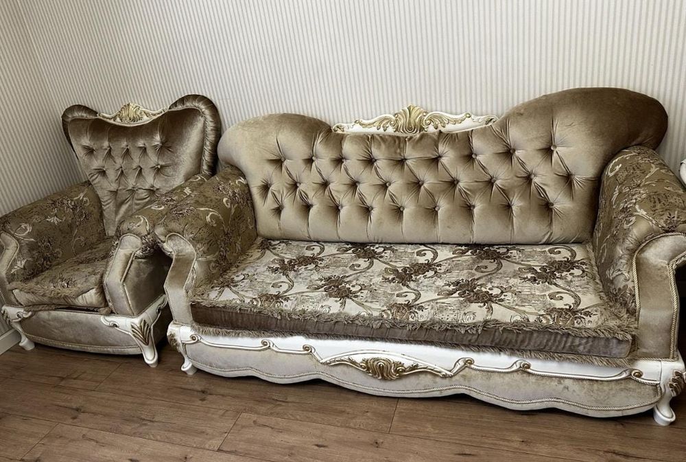 Шикарный мягкий уголок раздвижной в отличном состоянии