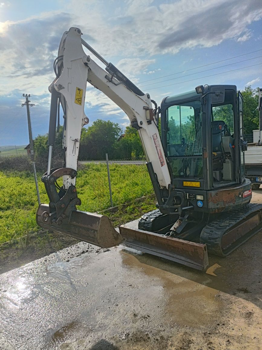 Vând/schimb miniexcavator Bobcat e17 și e26