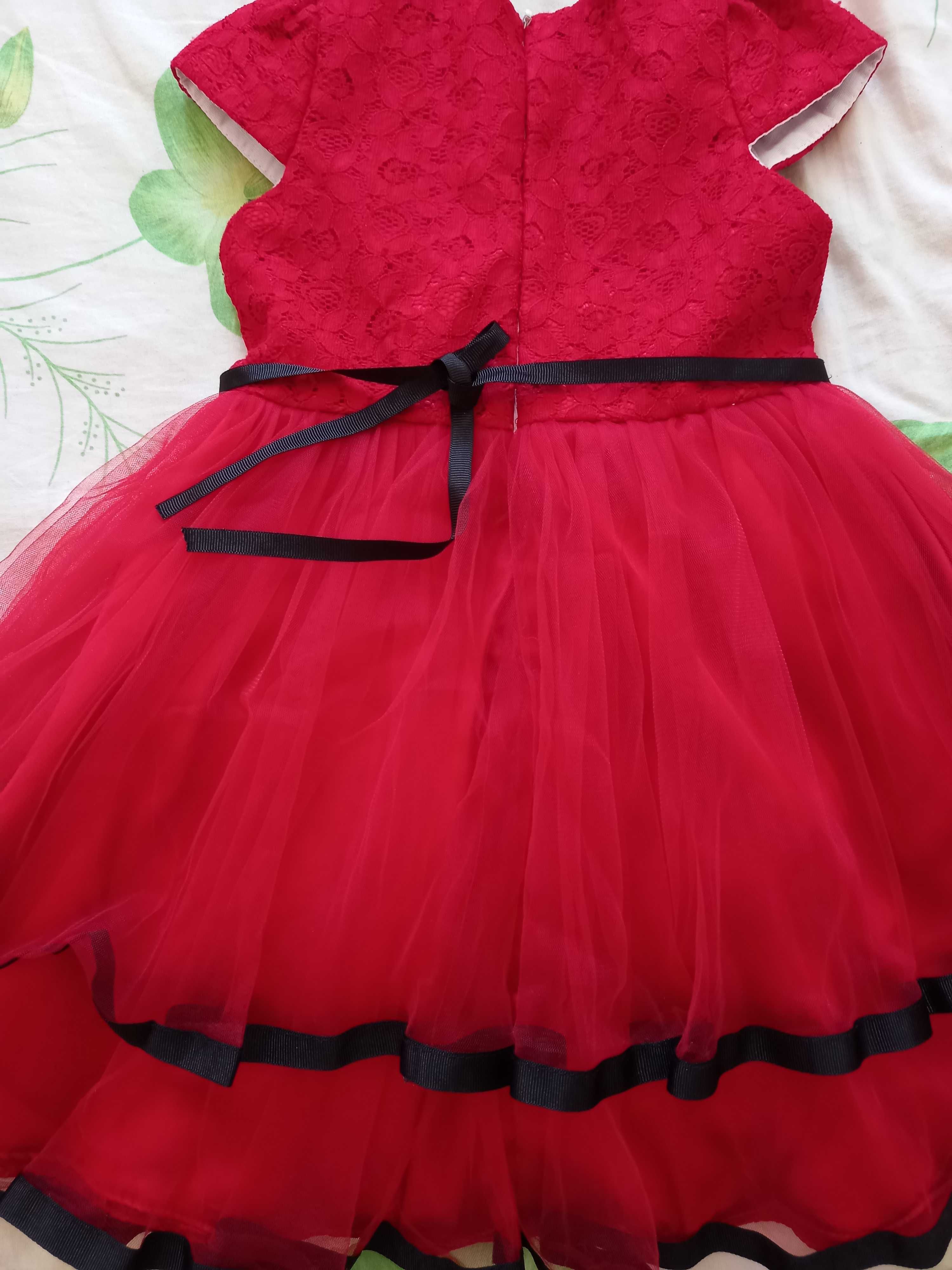 Детска официална рокля  червена