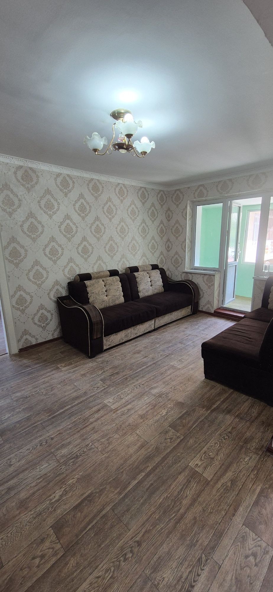Fargona Nurxonda 2 etaj 2 xona 3 xona qilingan kv sotiladi