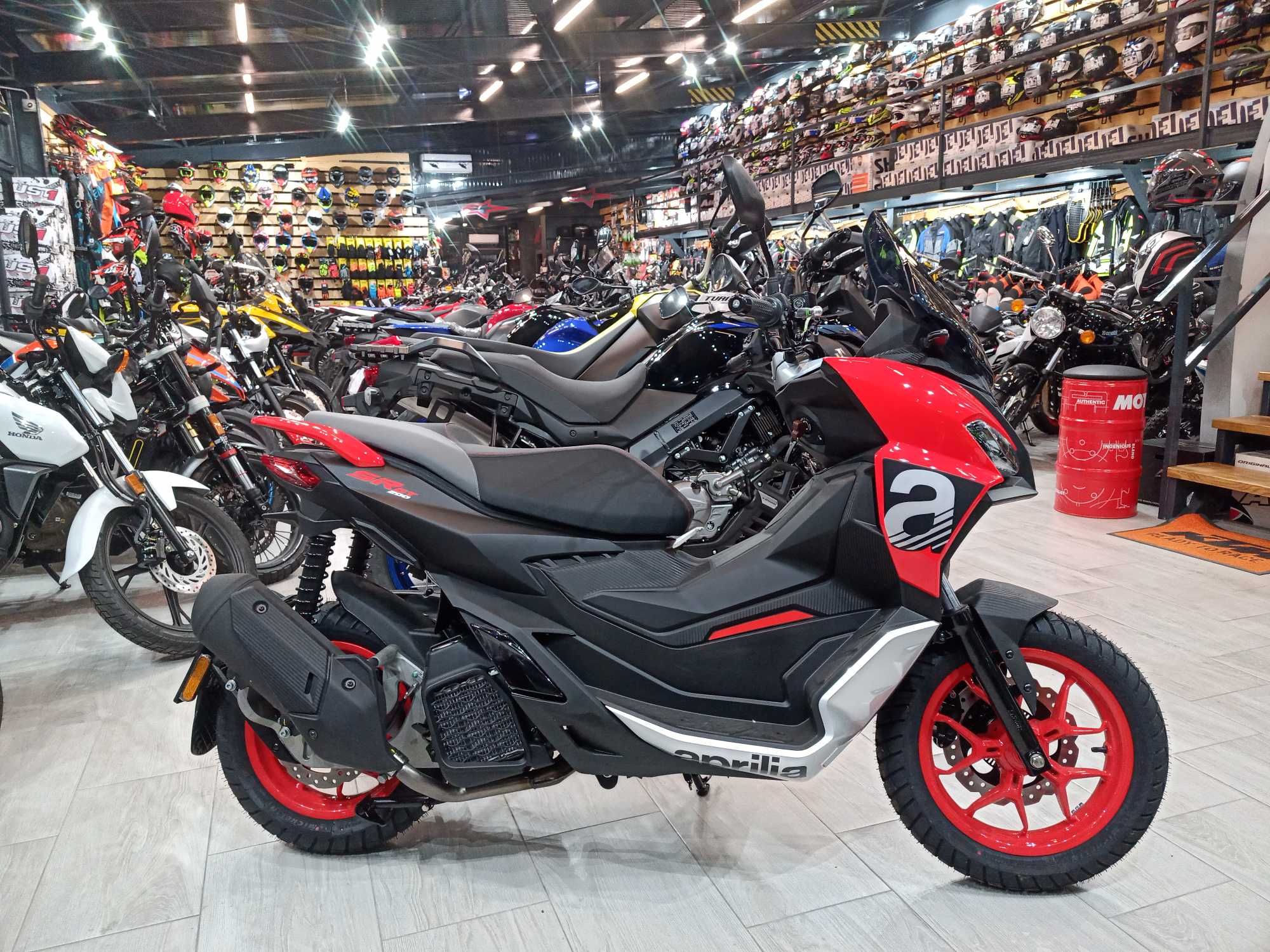 Aprilia SR GT 200 Sport-livrare din stoc  EST BIKE Campina