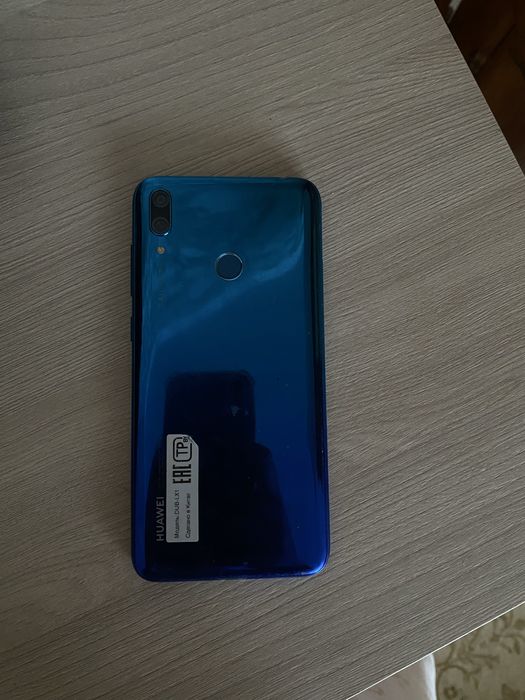 Продам телефон Huewei Y7