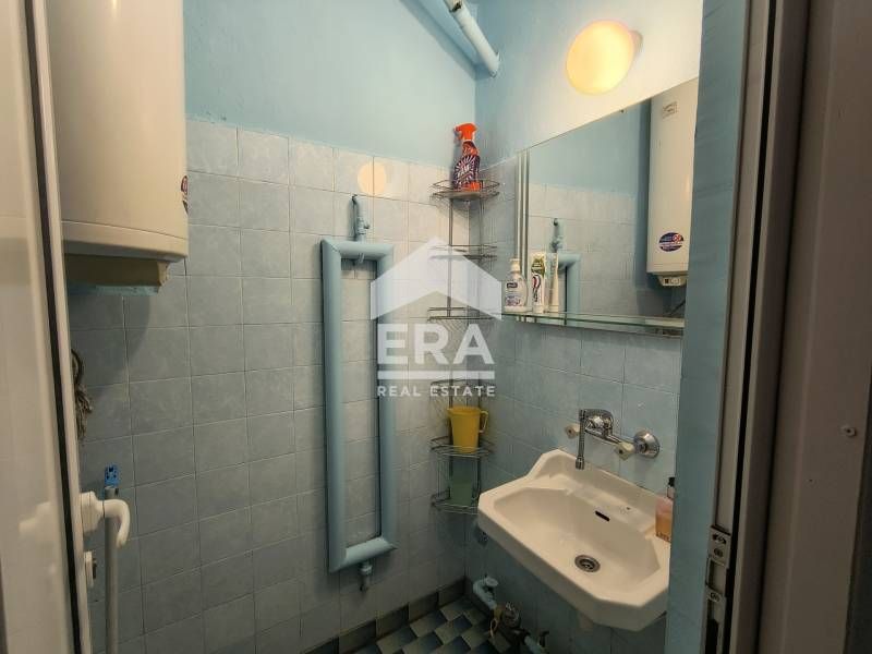 Тристаен апартамент в кв. Колю Фичето