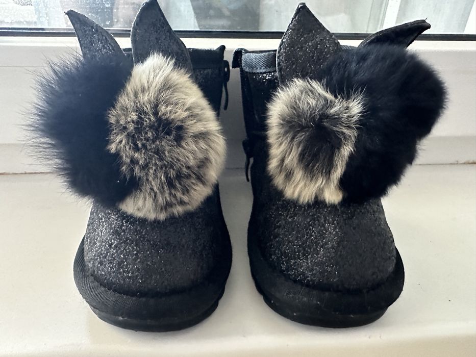 Продам зимние уги детские