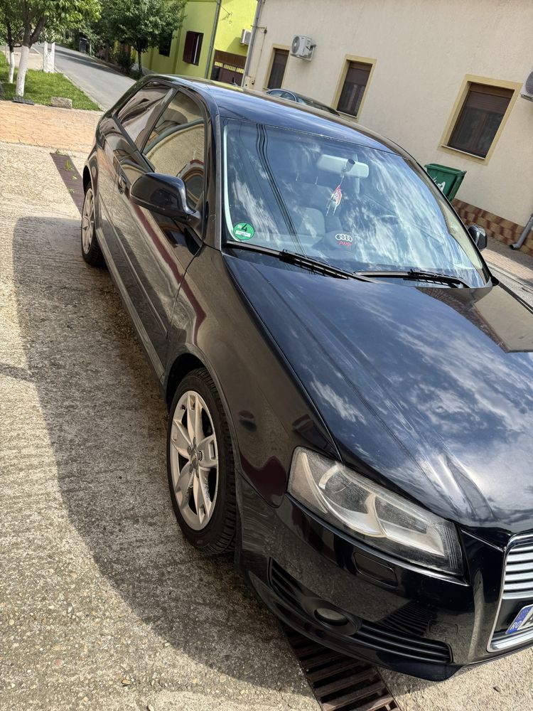 Vand Audi A3 2010 (sau schimb cu motocicleta)