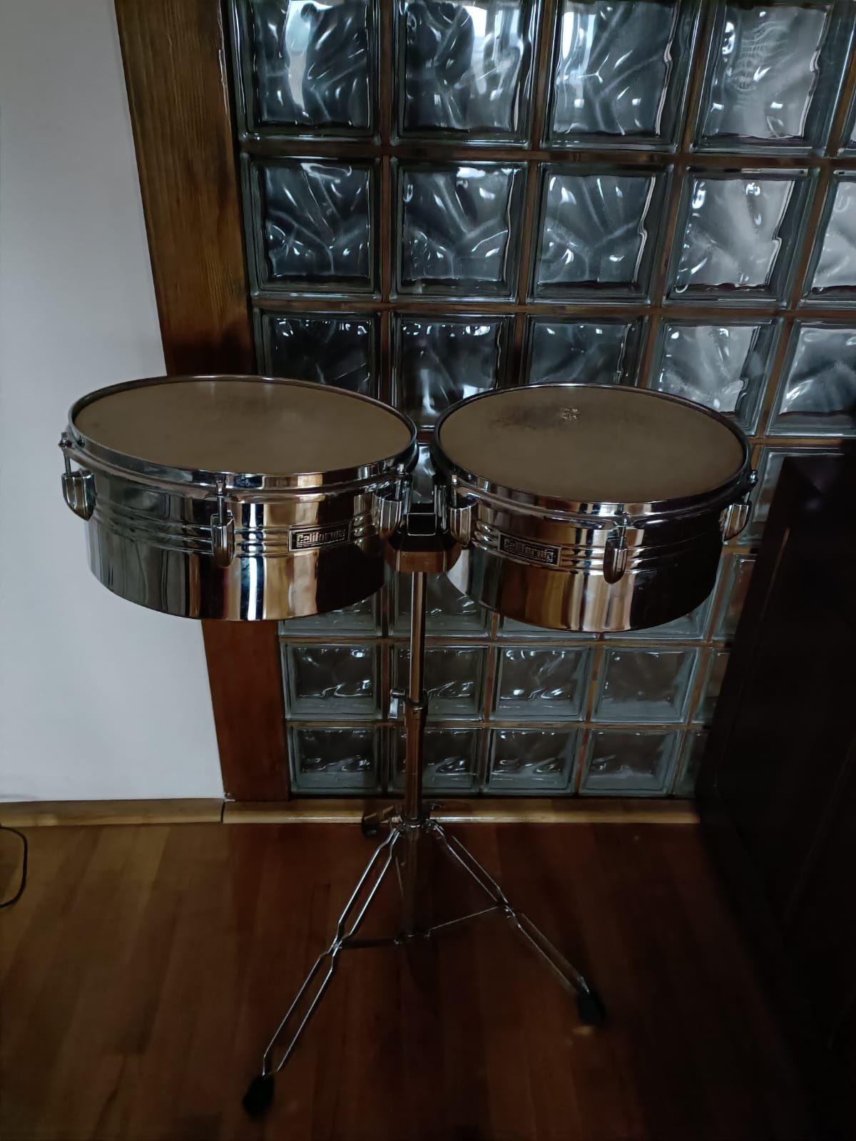 Vând timbale California