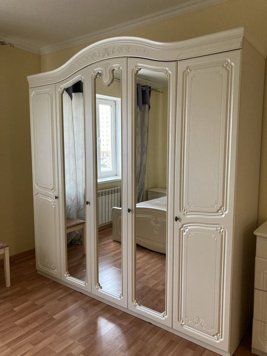 Спальный гарнитур