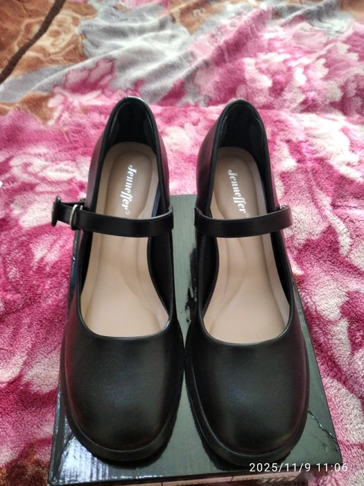 Продам туфли красивые