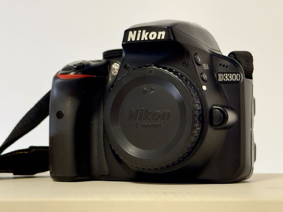 Nikon D3300 + два обектива, стативи и аксесоари