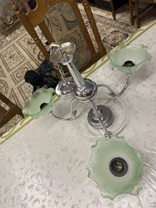 Продам люстру 3 рожковая