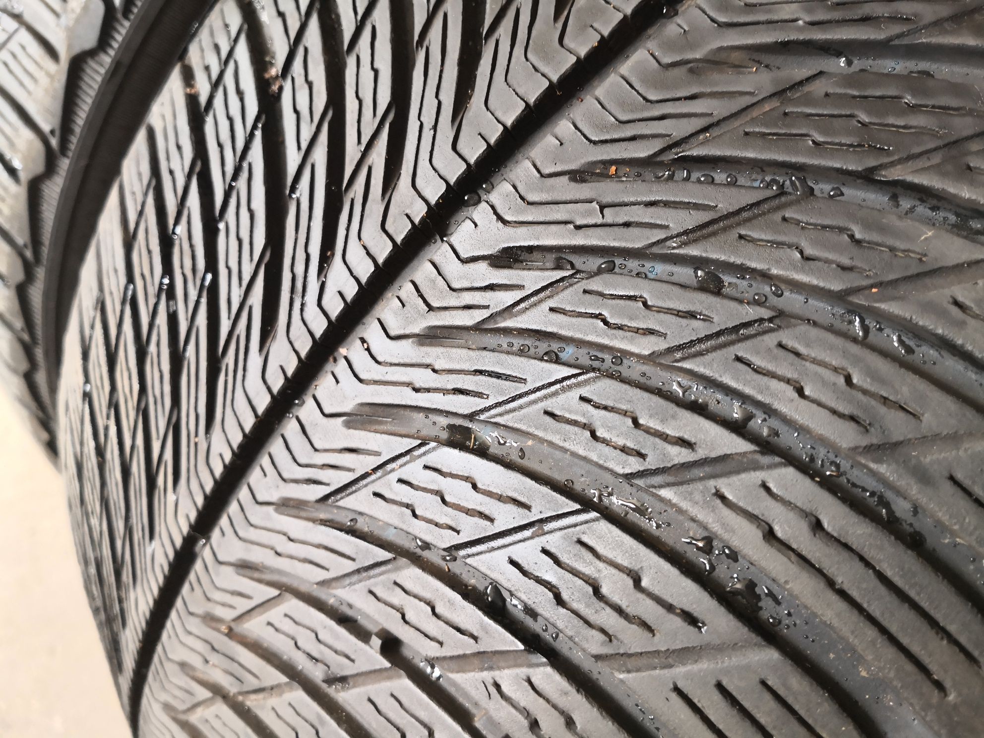 245 40 18 цола гуми Michelin dot 21