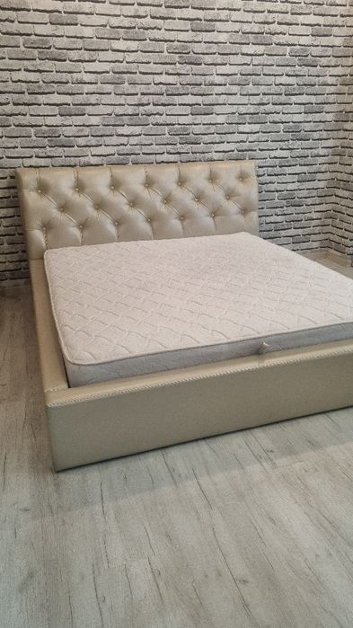 Кровать двухспальная