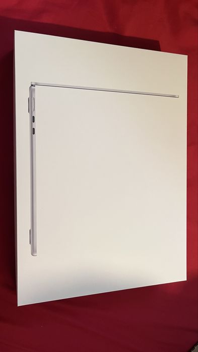 Apple Macbook air nou sigilat 13 inch , procesor M4 , 256 Gb