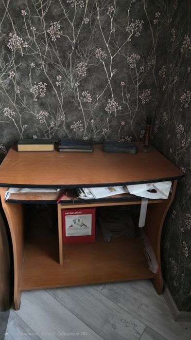 Стол компьютерный