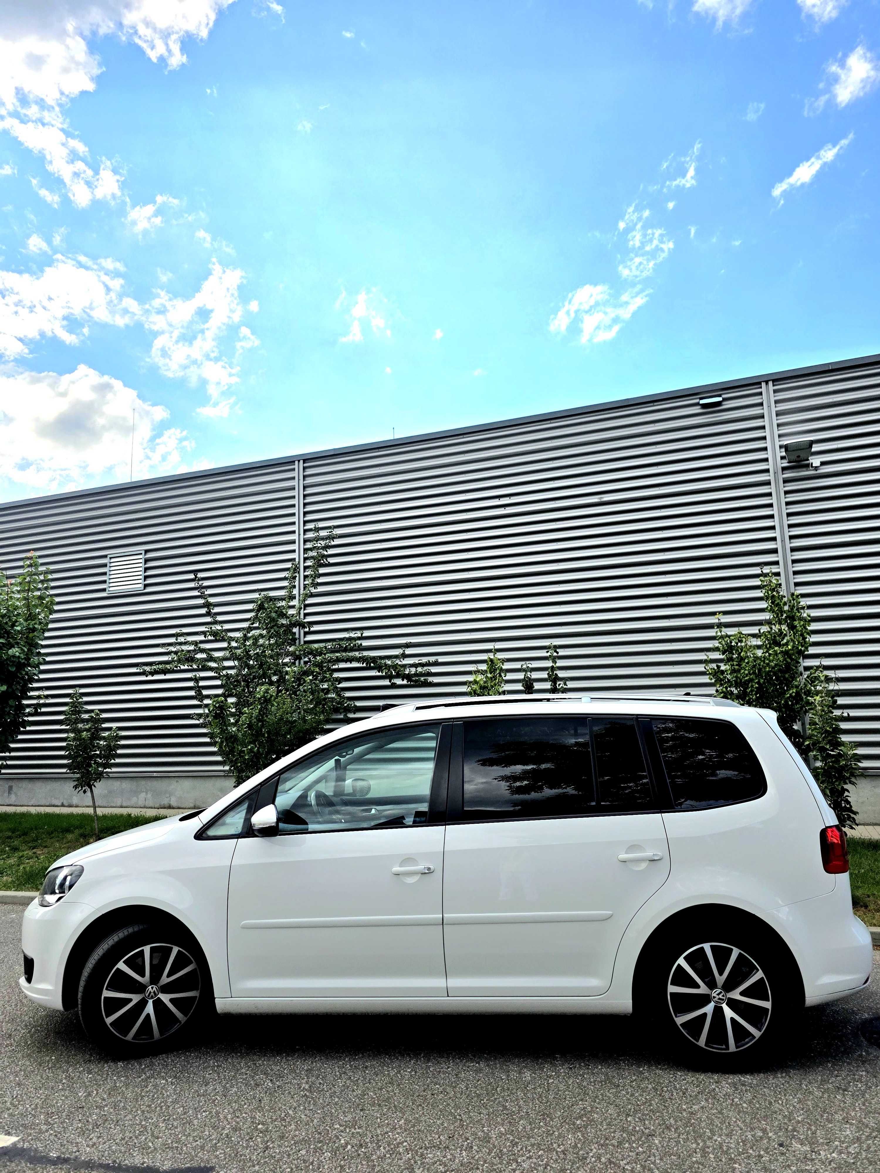 Volkswagen Touran 2.0 TDI / Euro 5 / Întreținut Impecabil / Panoramic