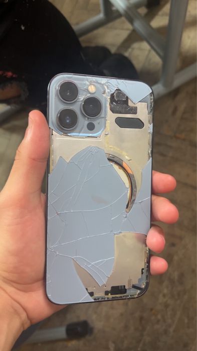 Inlocuire sticla spate iphone