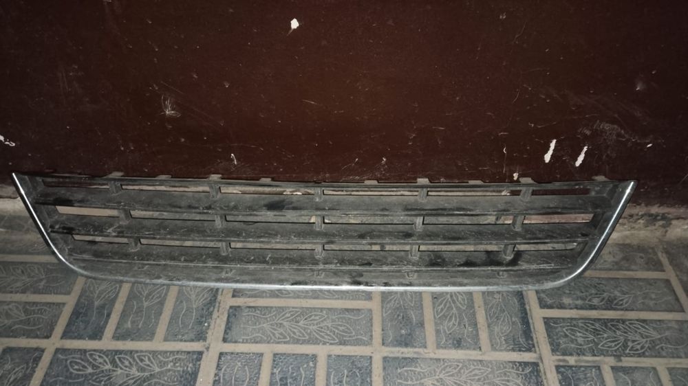 Продам решётка, поворотник ,туманник держатель