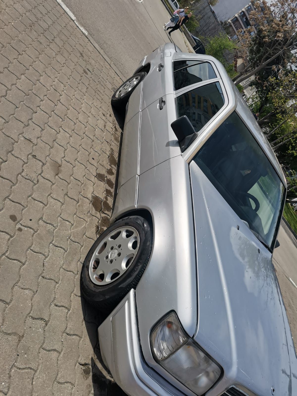Мерцедес 124,Е200