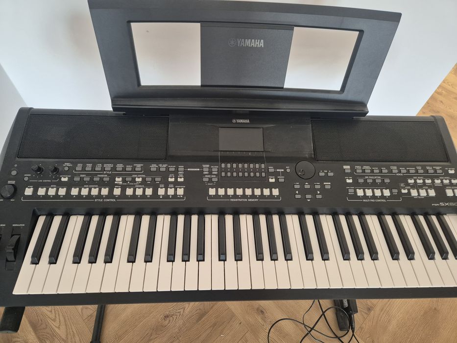 Yamaha PSR-SX600, 61 clape