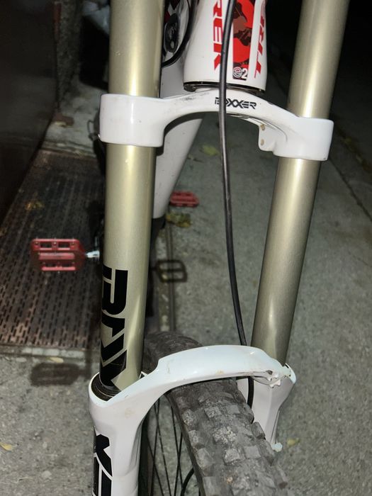 Вилка Rock shox rockshox boxxer 26