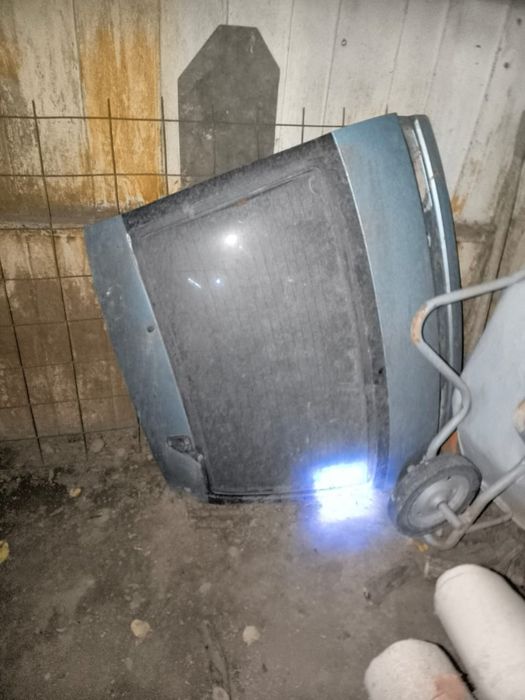 Срочно продам крышку багажника