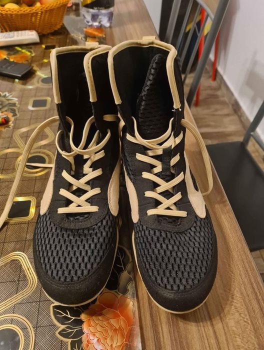 Vând ghete box mărimea 39