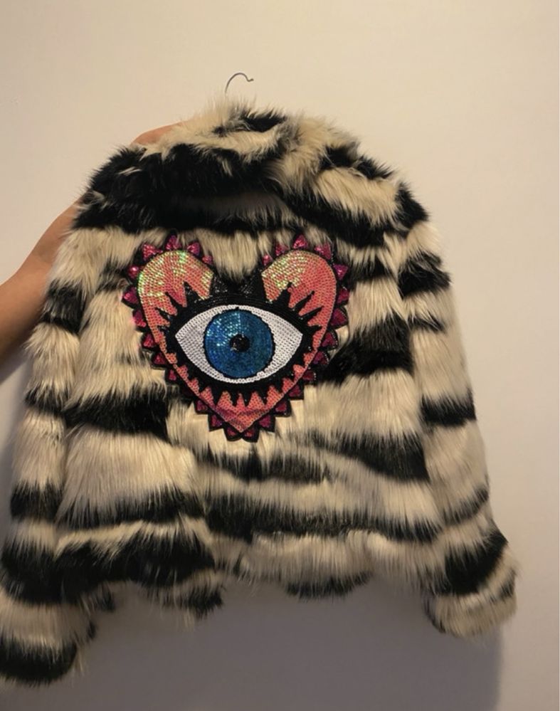 Geaca de blana desigual