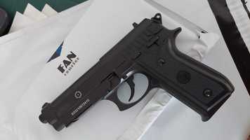 Pistol Airsoft Taurus PT92 FullMetal Mod5,8j SemiAutomat CO2