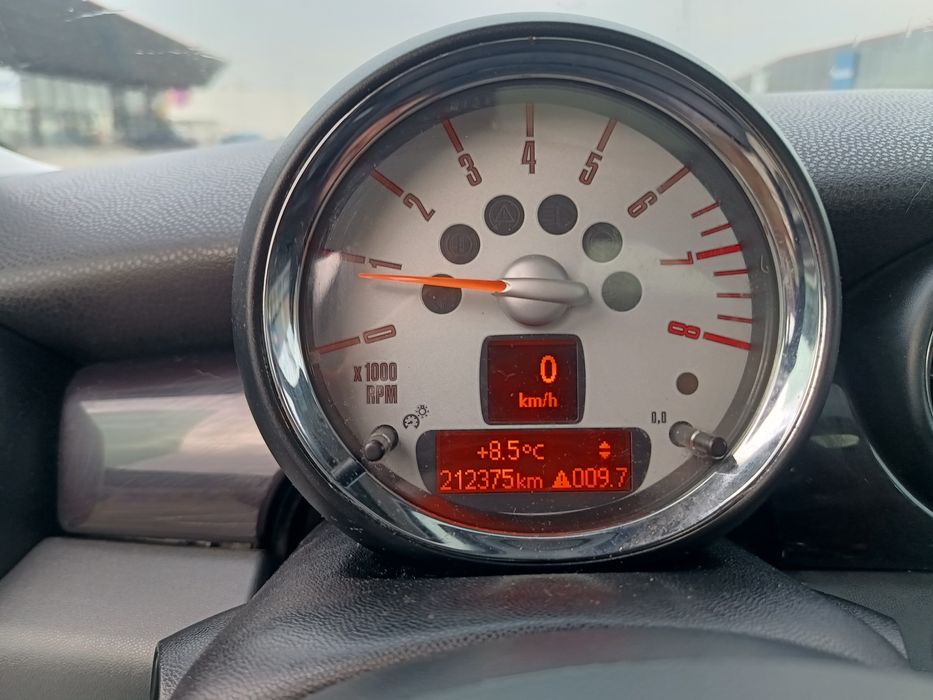 Mini Cooper One 2010