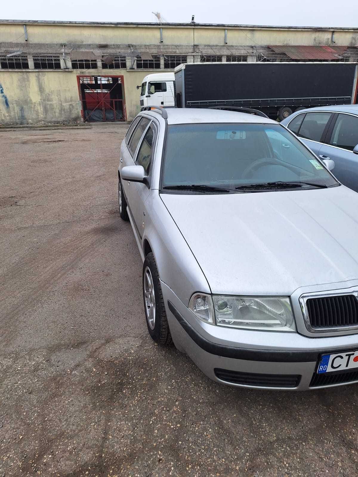 Vând Skoda Octavia 1.6 BENZINA