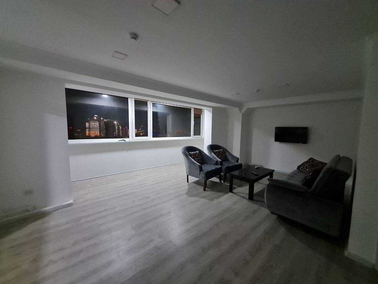 Офис м.Х.Алимжана Московские высотки 2-комн 18/18 70 м² евроремонт