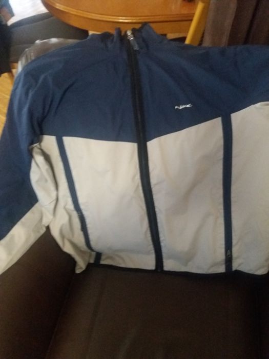 Vand o Bluza Nike de fash originala!