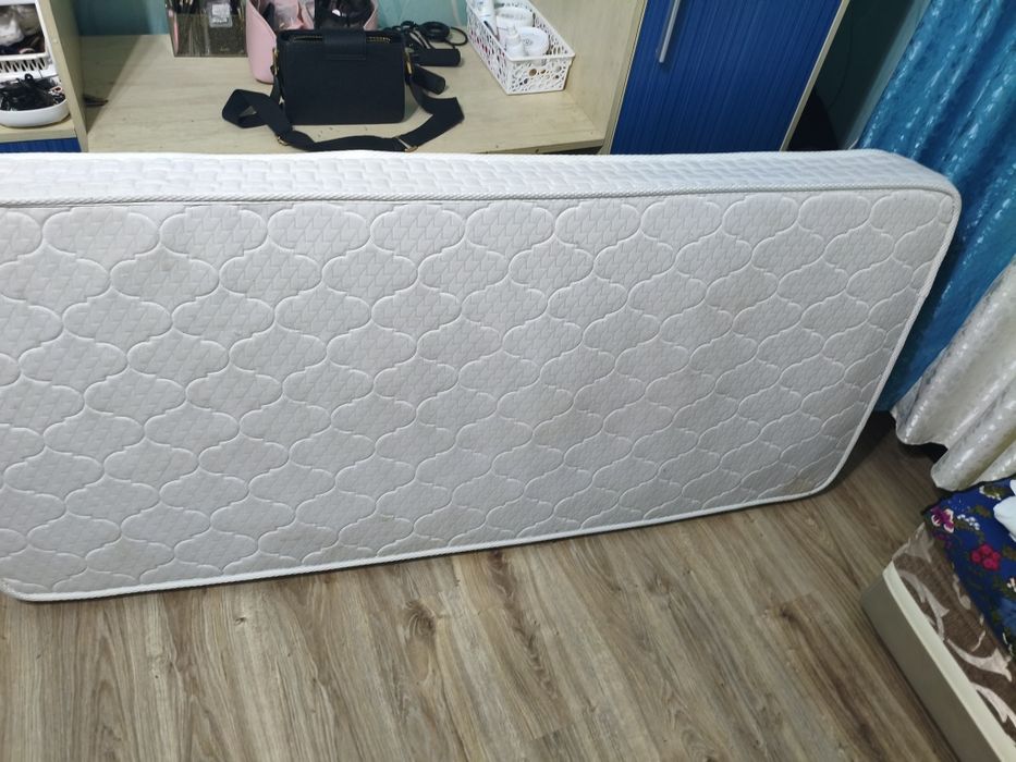 Ортопедический матрас как новая в идеальном состоянии размер 180/80