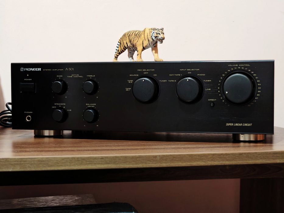 Pioneer A-301. Calitate si putere. Impecabil. Preț fix !