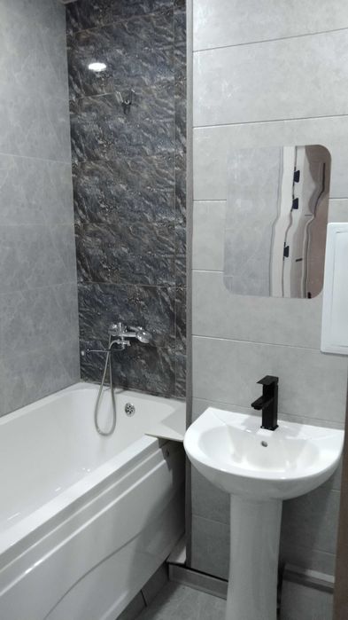 Choshtepa metro oldida 1 xona sotilad