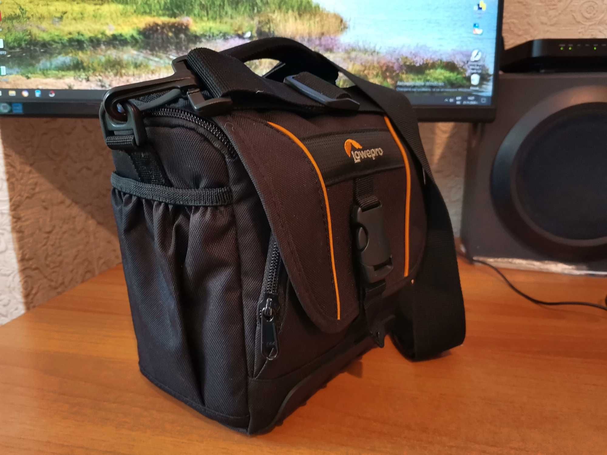 Фото чанта Lowepro SH 140 II