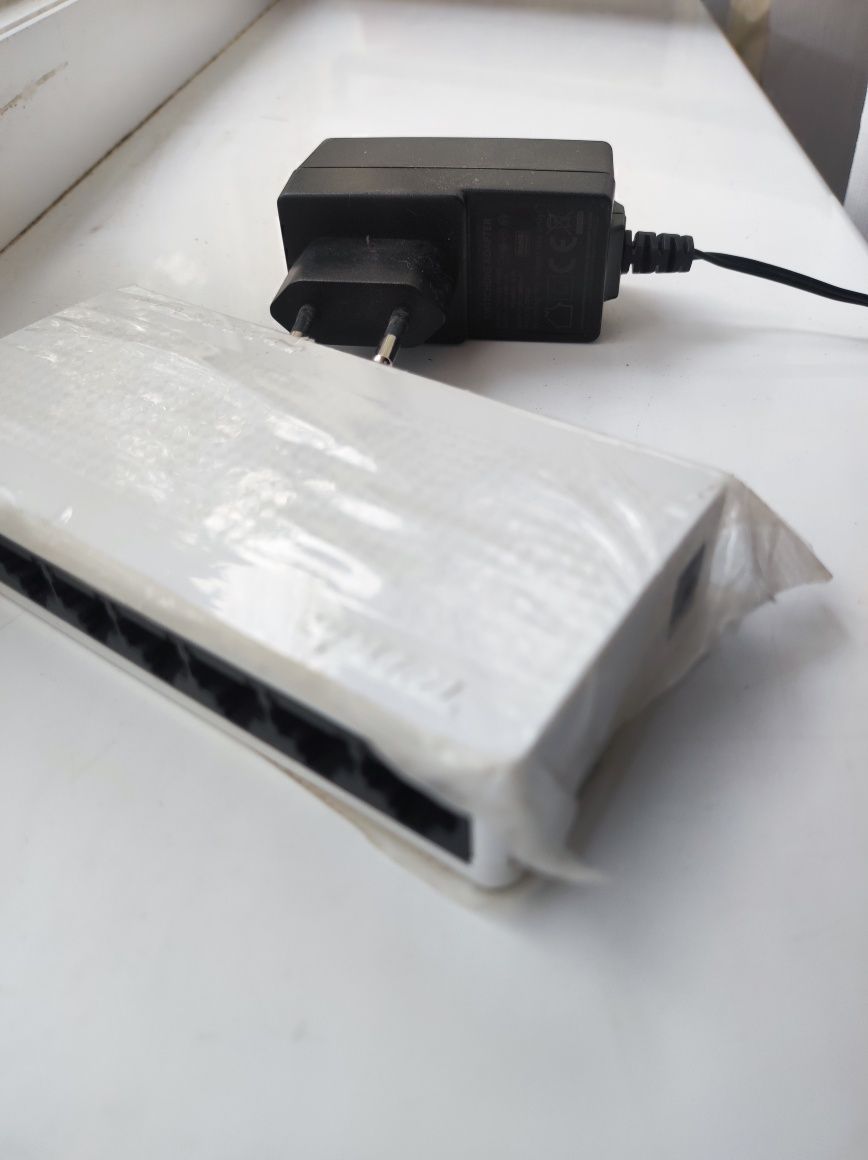 Tenda S-108 8-Port Normal Switch сетевой коммутаторхаб