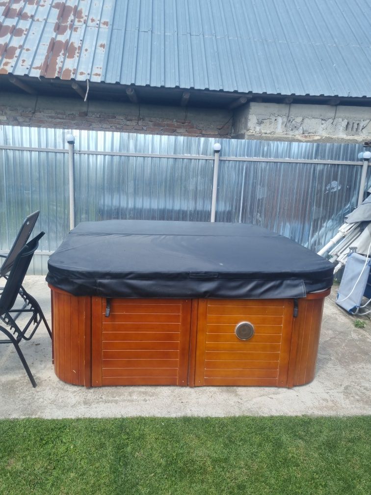 DE vânzare jacuzzi de exterior model w-193 luat de nou nefolosit