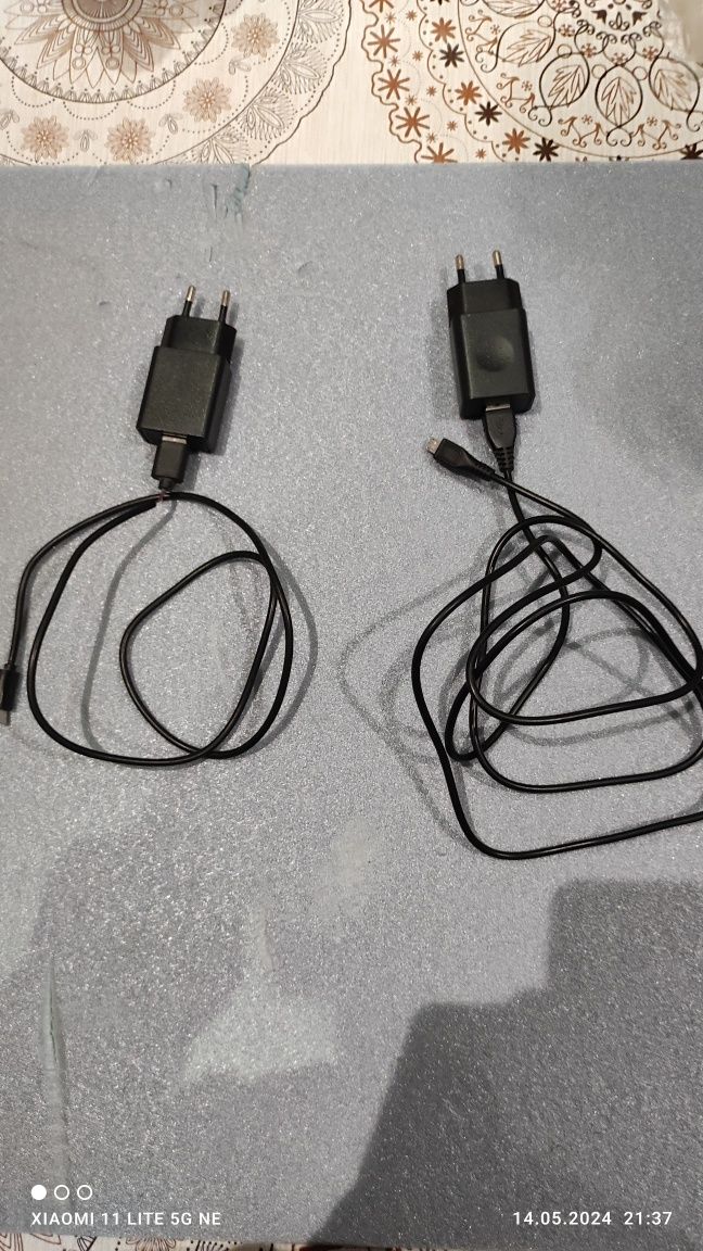 Два броя адаптери с кабел