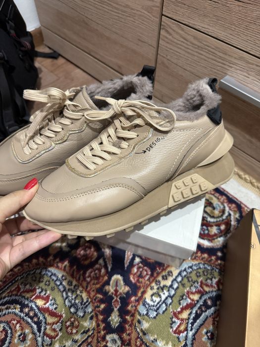 Продам зимние кроссовки