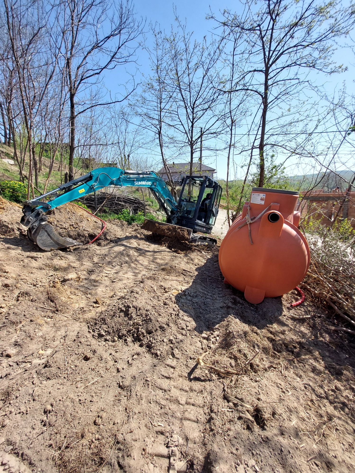 Sapaturi mecanizate cu miniexcavator 4 tone