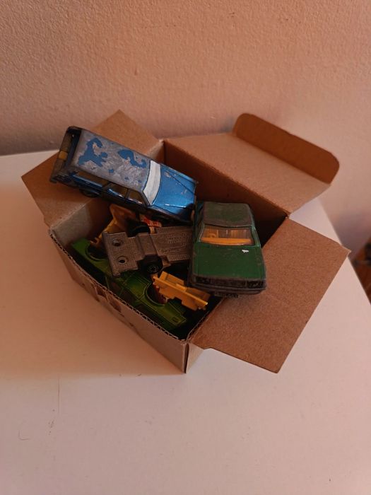 Стари колички и части matchbox