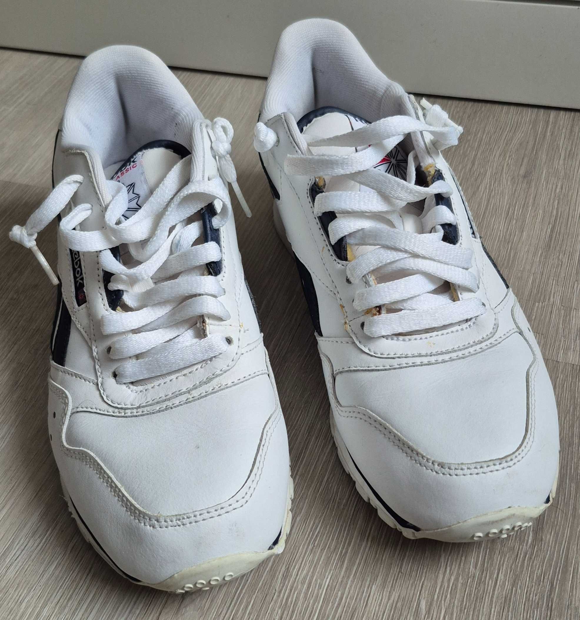 Бели кожени маратонки Reebok, размер 40