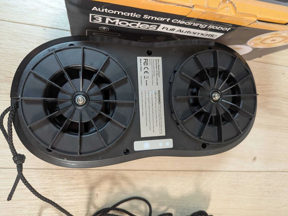 Robot curatare geamuri iHunt Window Robot 3 - defect