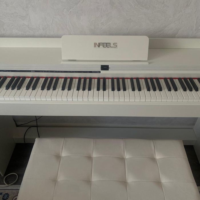 Продам шикарный почти новый фортепиано