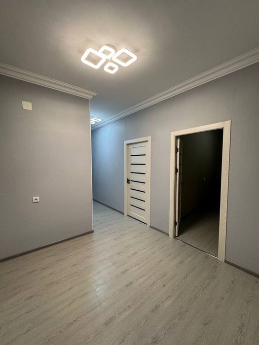 Продается новостройка 2/4/7 юнусабад 18 с ремонтом