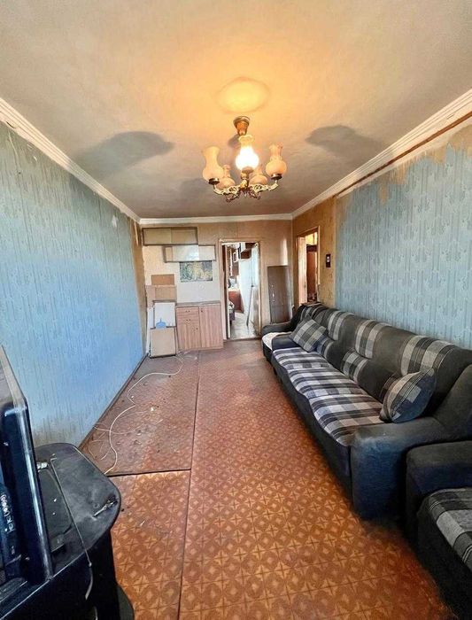 Продается 2 ком квартира район Революция